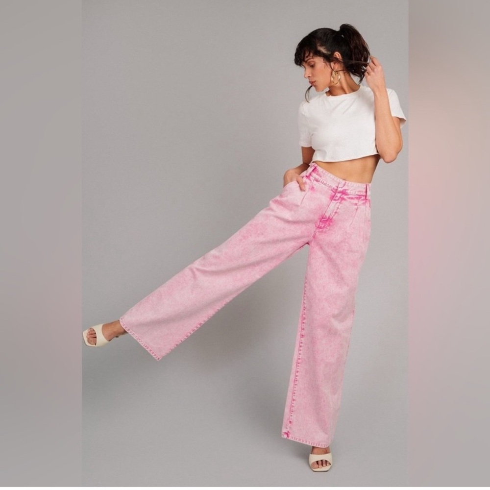 Avec Les Filles Vibrant Pink Pleated Trousers